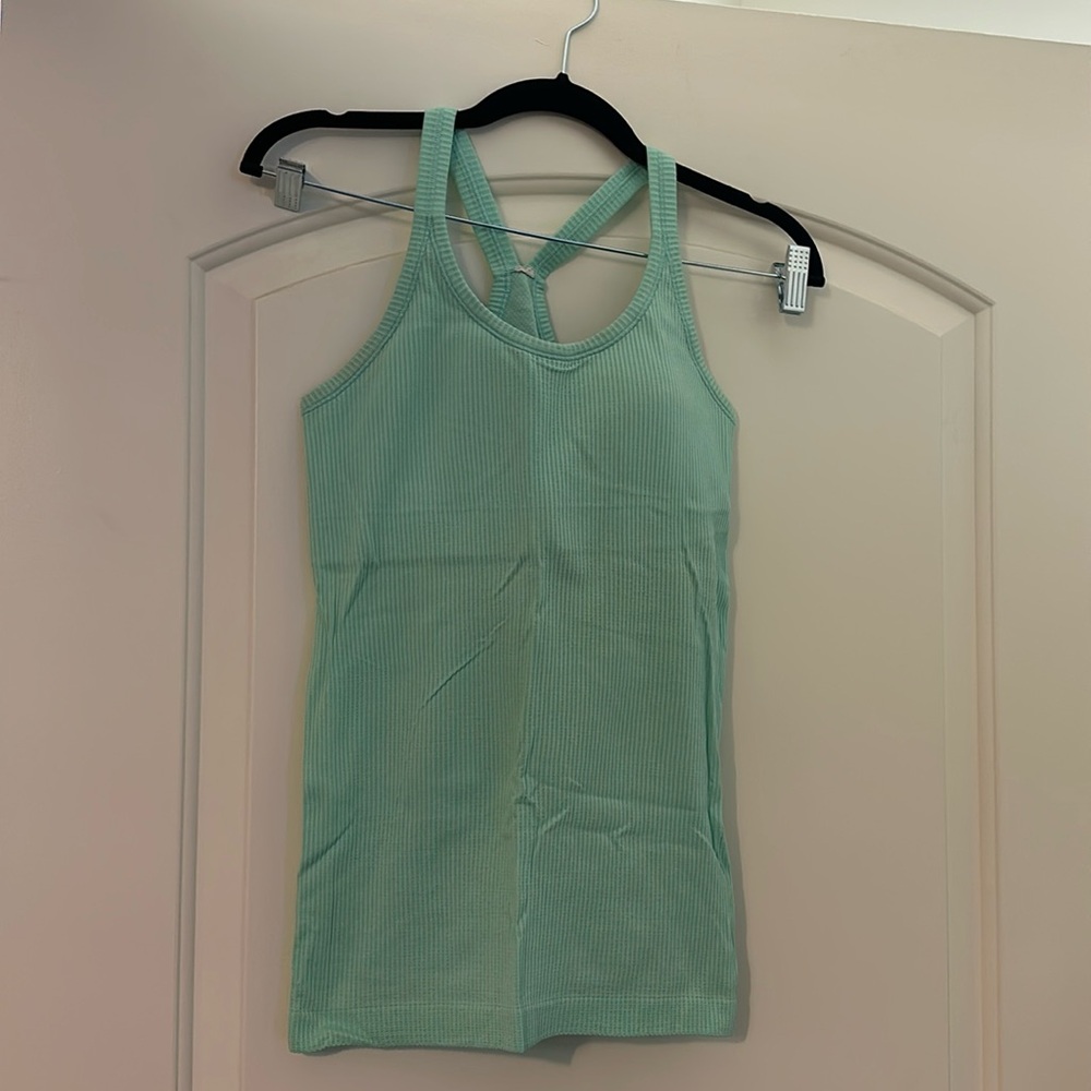 Lululemon Ebb to street tank